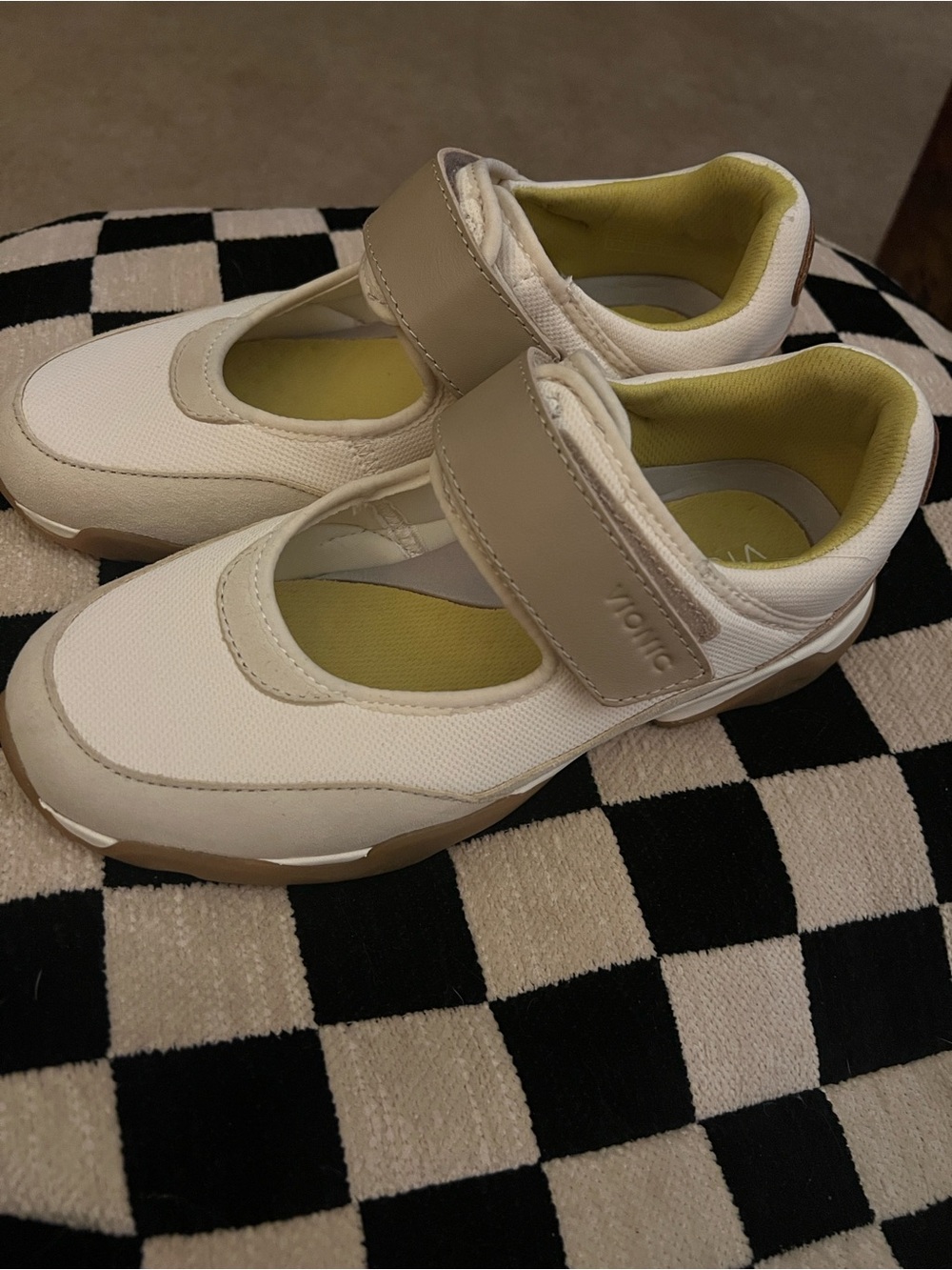 Vionic Walk Slim Giselle Mary Jane sneaker - Picture 6 of 8
